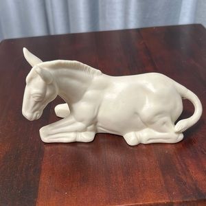 Reclining horse figurine White perfect for crèche Lying down